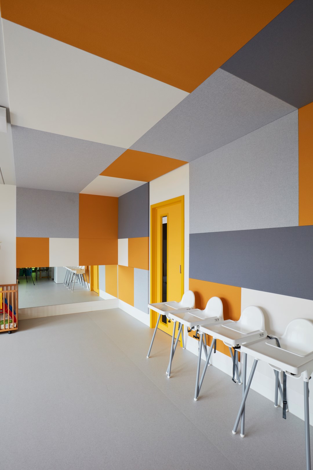 Tom Goeminne - gestoffeerde akoestische wandpanelen kindercreche (2)